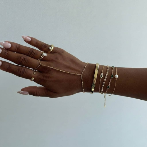 Bare luxe
