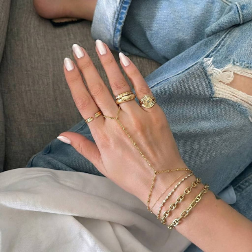 Bare luxe